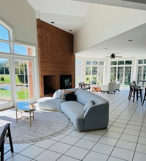 TV, fireplace, offices