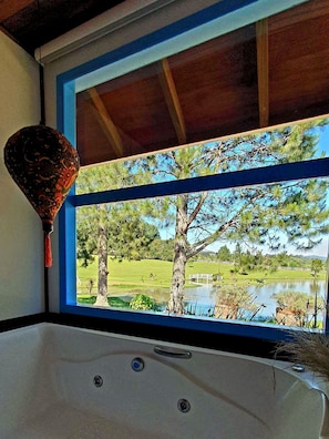 Casa Rosalina com Hidromassagem e Churrasqueira - Rancho das Neves - Rancho Queimado - SC | Private spa tub - Rancho das Neves - Rancho Queimado - SC (Rancho Queimado)