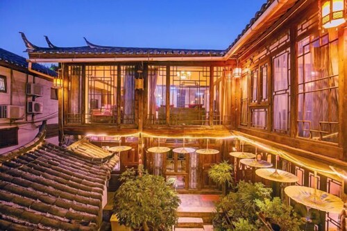 Kaohsiung Gu Jixiang Inn (Lijiang Ancient City Lion Mountain View Shop)