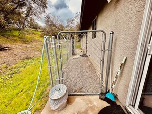 المنطقة المحيطة بالمنشأة