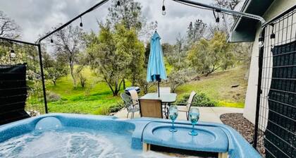 Lighthouse Suite - Dog Friendly Home - Hot Tub - BBQ - Full Kitchen - Sleeps 4