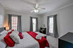 3 chambres, fer et planche à repasser, Wi-Fi gratuit, draps fournis