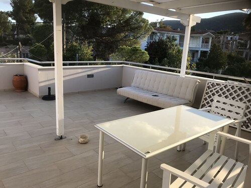 Beautiful Spacious apt in Nea Makri