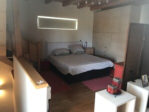 アパートメント | 4 室のベッドルーム、アイロン / アイロン台、WiFi (無料)