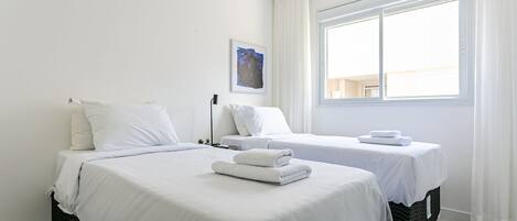 2 bedrooms, iron/ironing board, Internet, bed sheets