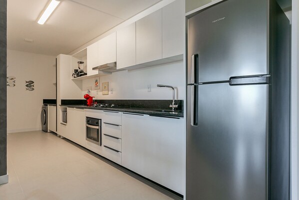 Fridge, microwave, oven, coffee/tea maker