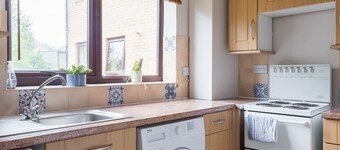 Lovely 2-bed flat *10 Minute Walk to City*