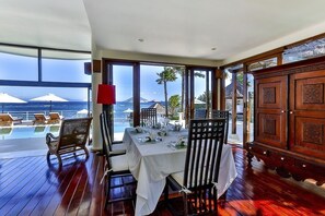Dining - Villa Jukung Absolute Beachfront .private Access to the sea (Bali)