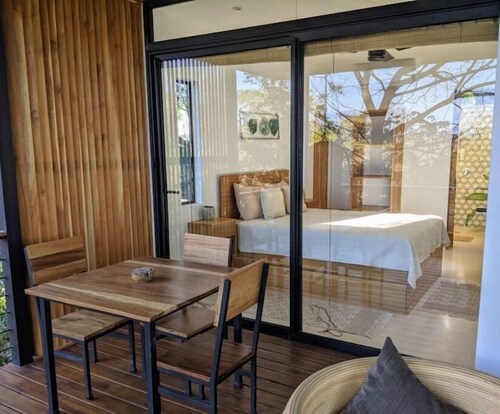 Casa Khoisan - Cozy Romantic Jungle Casita with Ocean Views near Santa Teresa