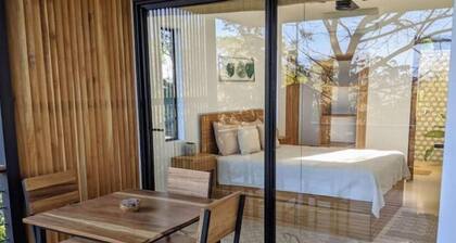 Casa Khoisan - Cozy Romantic Jungle Casita with Ocean Views near Santa Teresa