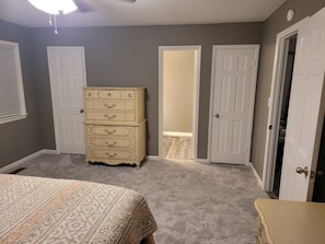 4 Schlafzimmer, Bügeleisen/Bügelbrett, WLAN, Bettwäsche