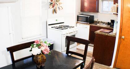 California Ave Quarters–Updated 2BR Near Downtown