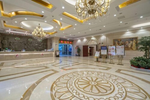 Vienna Hotel (Loudi Chunyuan Pedestrian Street)