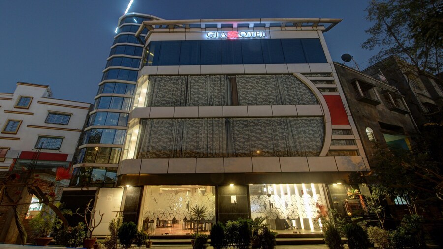 Treebo Glassotel Near Ruby Hospital