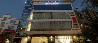 Treebo Glassotel Near Ruby Hospital