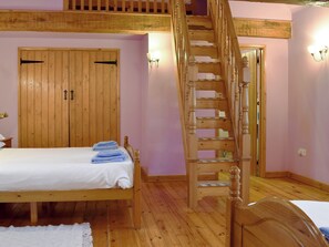 3 bedrooms, free WiFi, bed sheets - 3 bedroom accommodation in Onecote (Onecote)