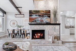 Interior - Spacious Mountain Modern Getaway - Hot Tub, Home Theater & Fire Pit (Ogden)