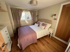 1 dormitorio, tabla de planchar con plancha, cuna de viaje y wifi gratis