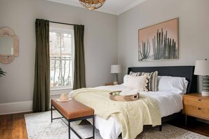 2 habitaciones, escritorio, tabla de planchar con plancha y wifi 