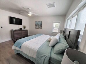 4 Schlafzimmer, Bügeleisen/Bügelbrett, Reisekinderbett, WLAN