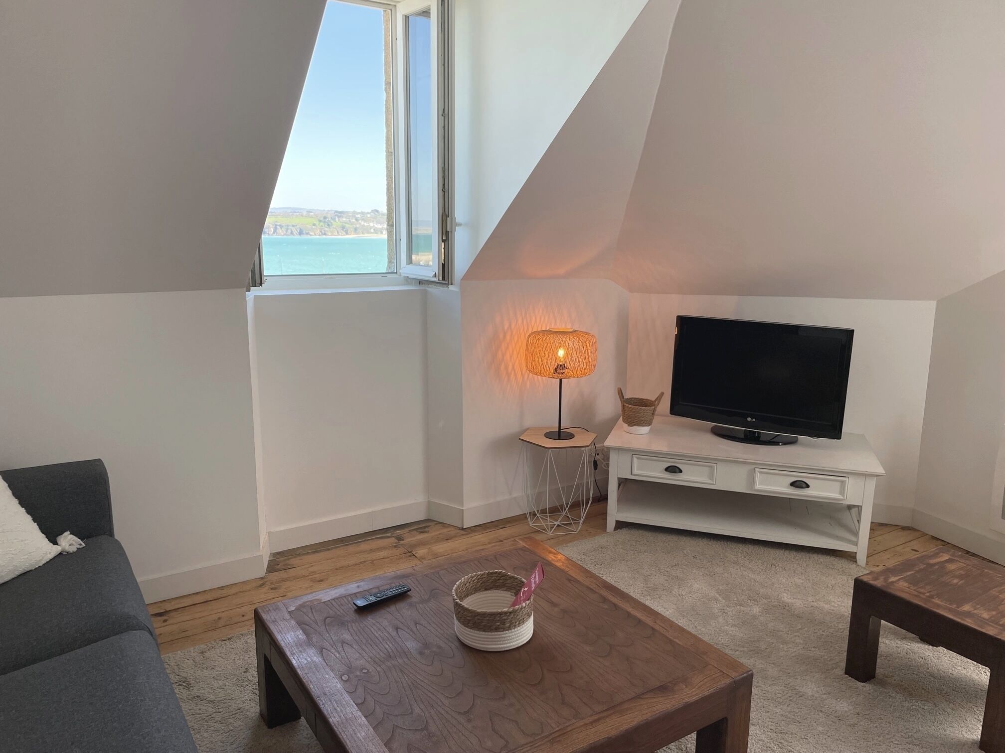 New Beautiful Sea View Apartment Port du Rosmeur