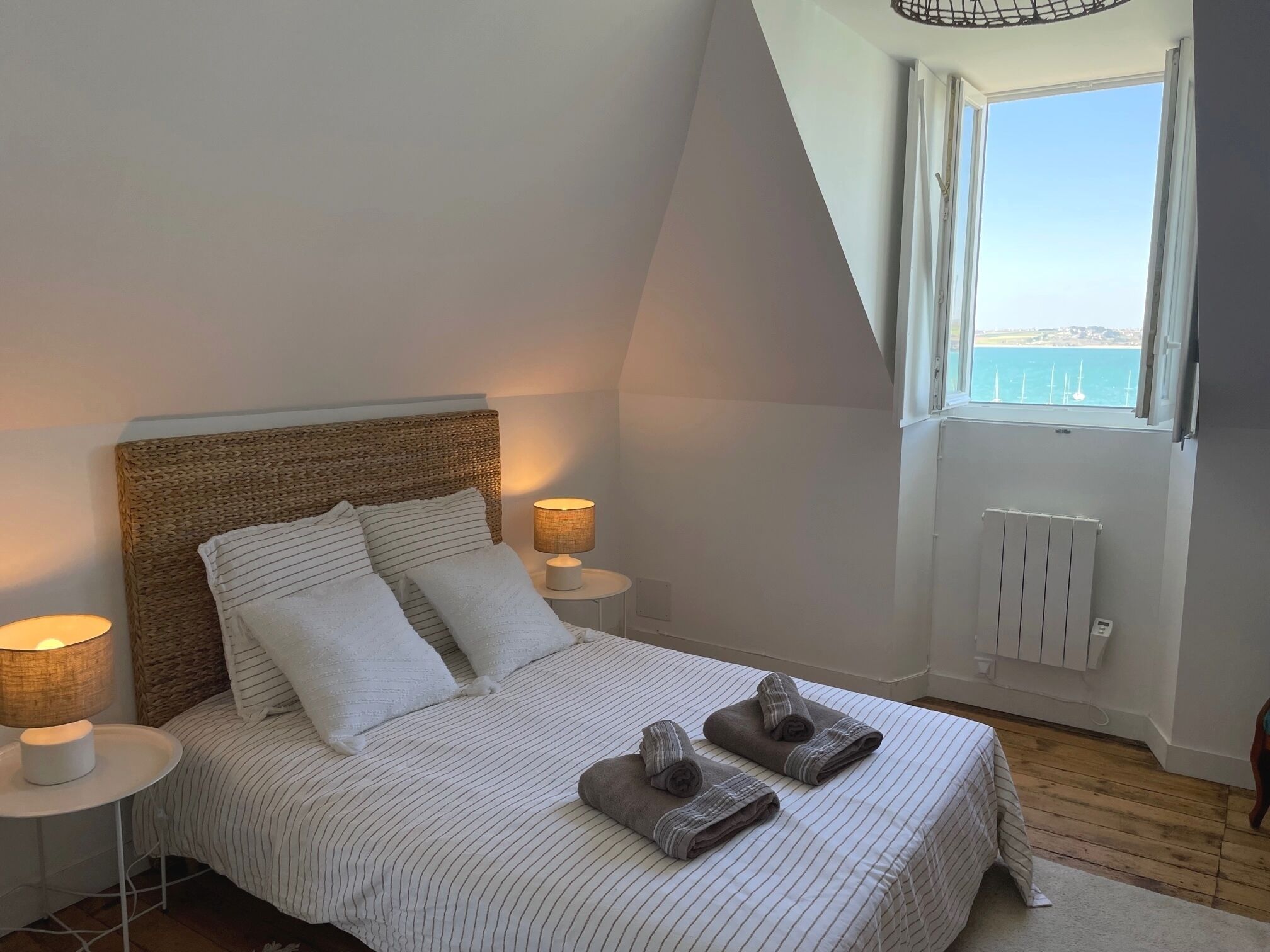 New Beautiful Sea View Apartment Port du Rosmeur