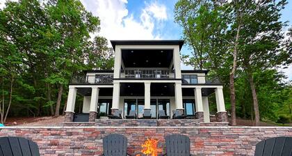Modern Luxury! Sleeps 24! Pool, Spa, Golf, Arcade, Dock! Deep Cove, Calm Waters!