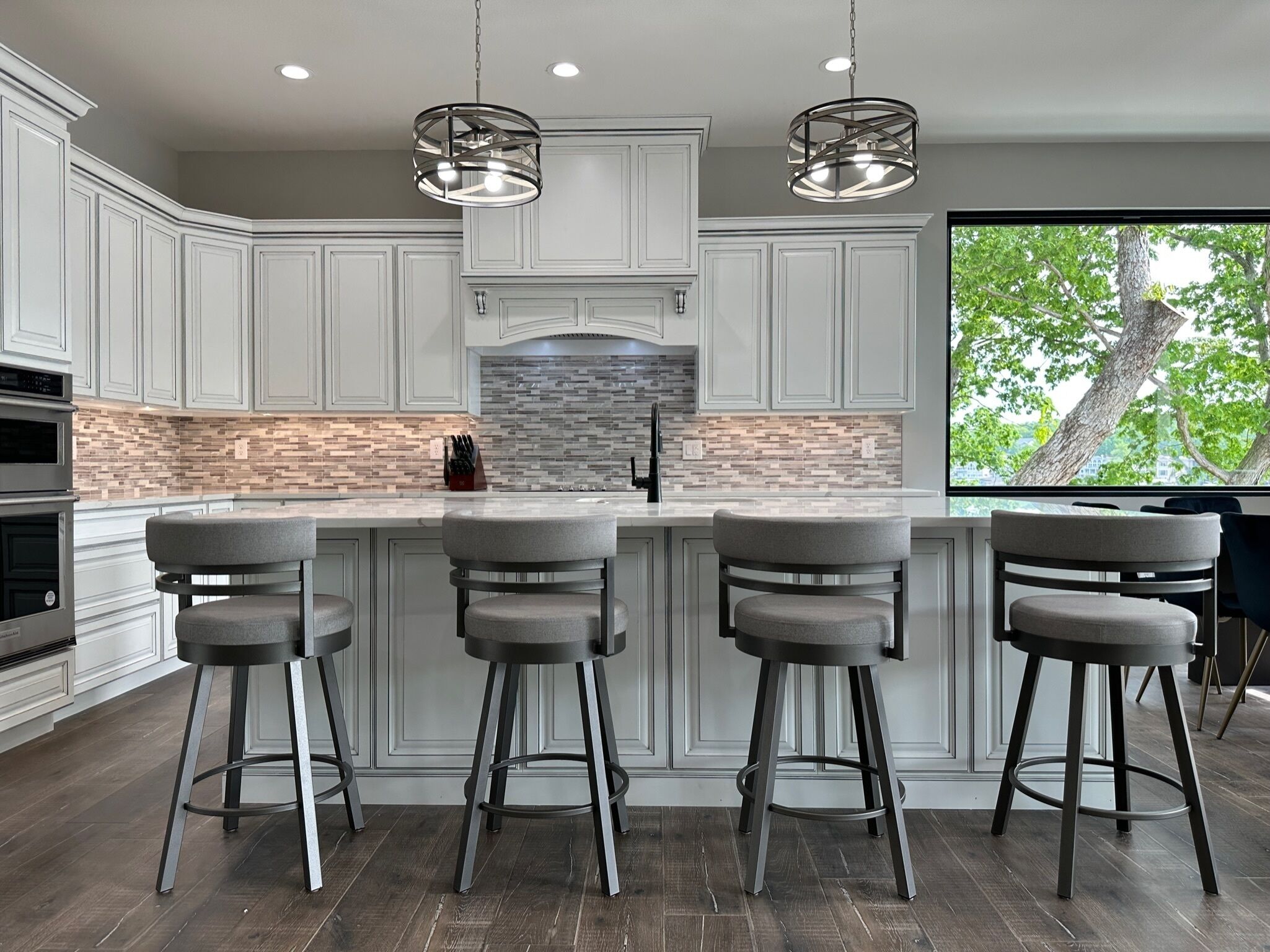 2023 Build! Sleeps 24! Private Pool, Spa, Putting Green, Game Room, Fire Pit!