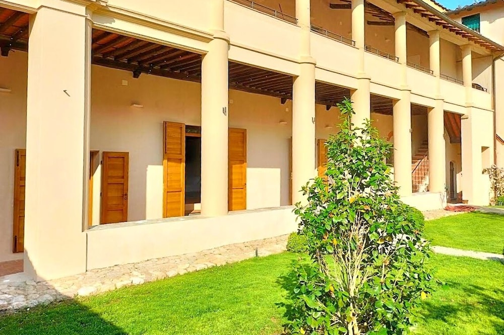 Badia Giulia Prestigious Historical B&B