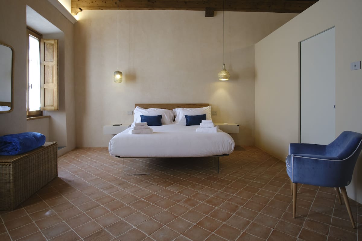 Premium Studio Suite | Premium bedding, down comforters, memory foam beds, free minibar