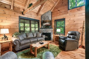 Smart TV, chimenea, videojuegos y futbolito 