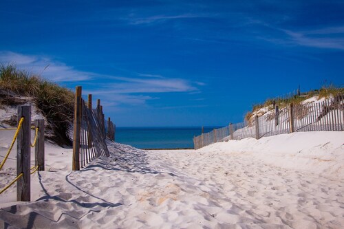 Luxury Cape Cod retreat - 5min to beach!