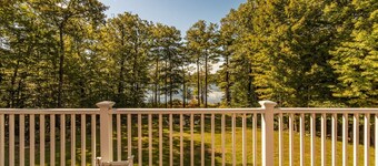 Deck House Limit 25 7 Bedroom Villa by RedAwning