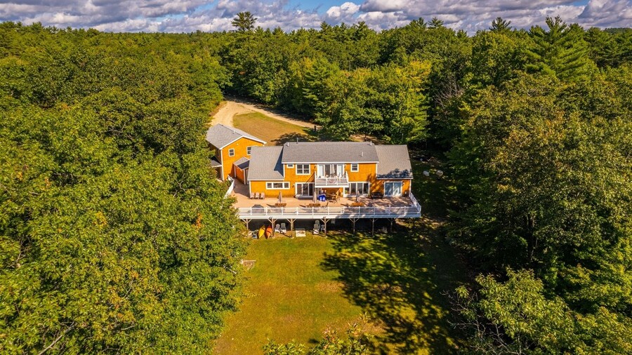 Deck House Limit 25 7 Bedroom Villa by RedAwning