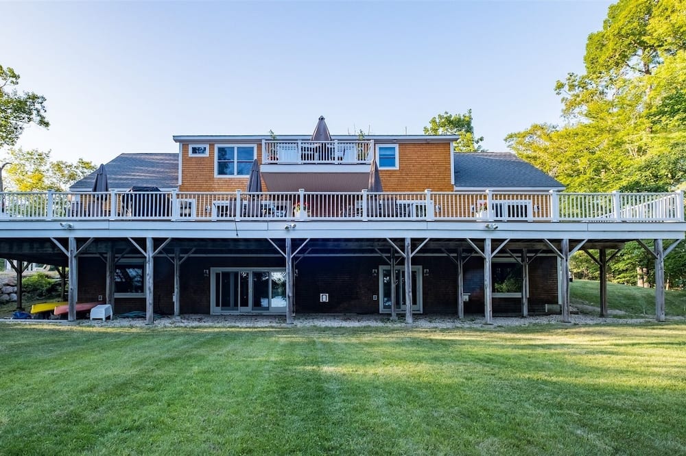 Deck House Limit 25 7 Bedroom Villa by Redawning