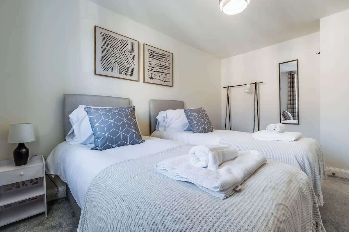 3 chambres, fer et planche à repasser, Wi-Fi gratuit, draps fournis