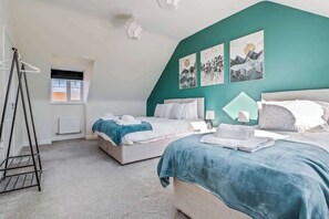 3 bedrooms, iron/ironing board, free WiFi, bed sheets