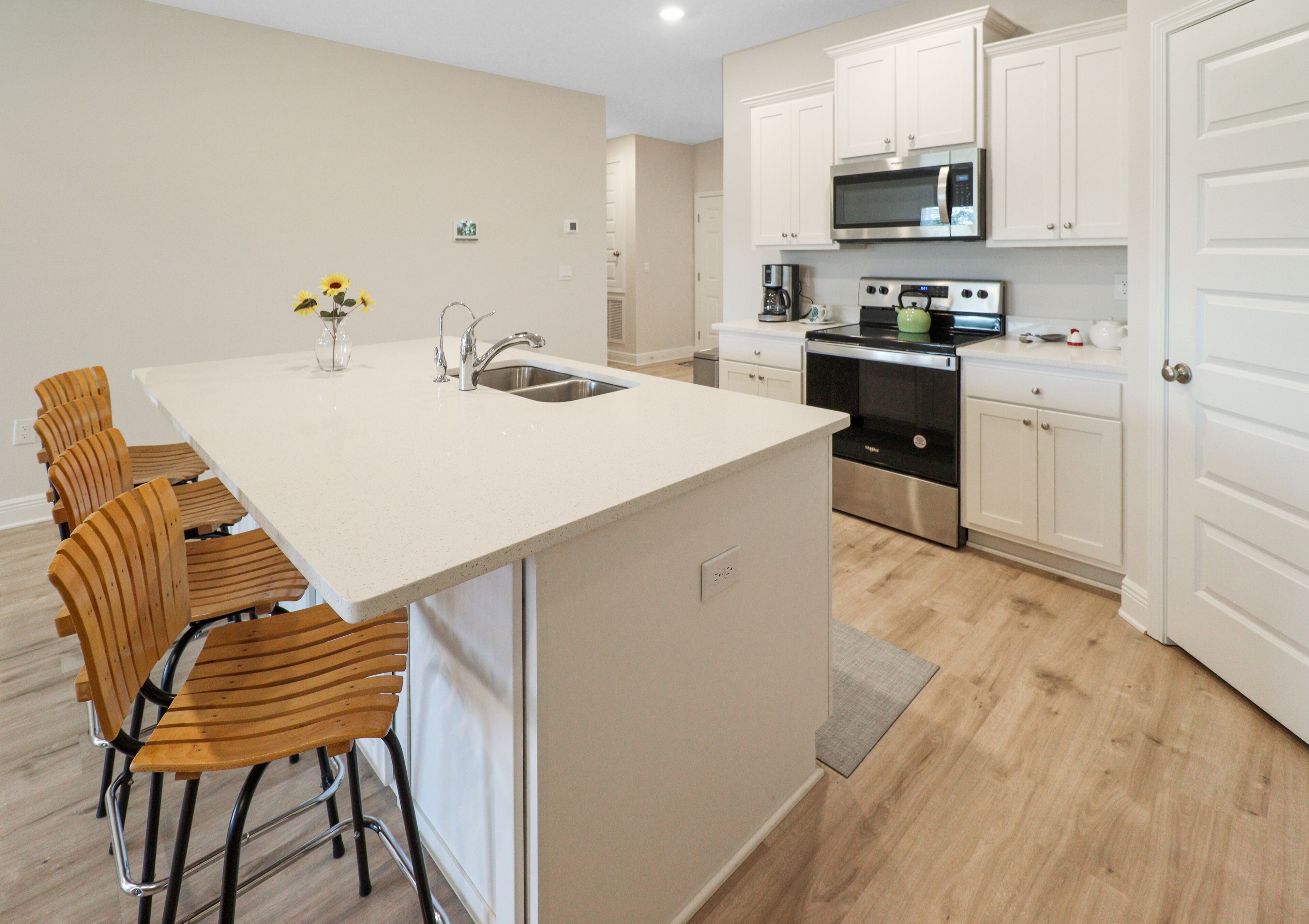 NEW LISTING, NEW HOME! CYPRESS SUNSHINE IS AN IMMACULATE, MODERN 4BD IN WINDMARK BEACH!