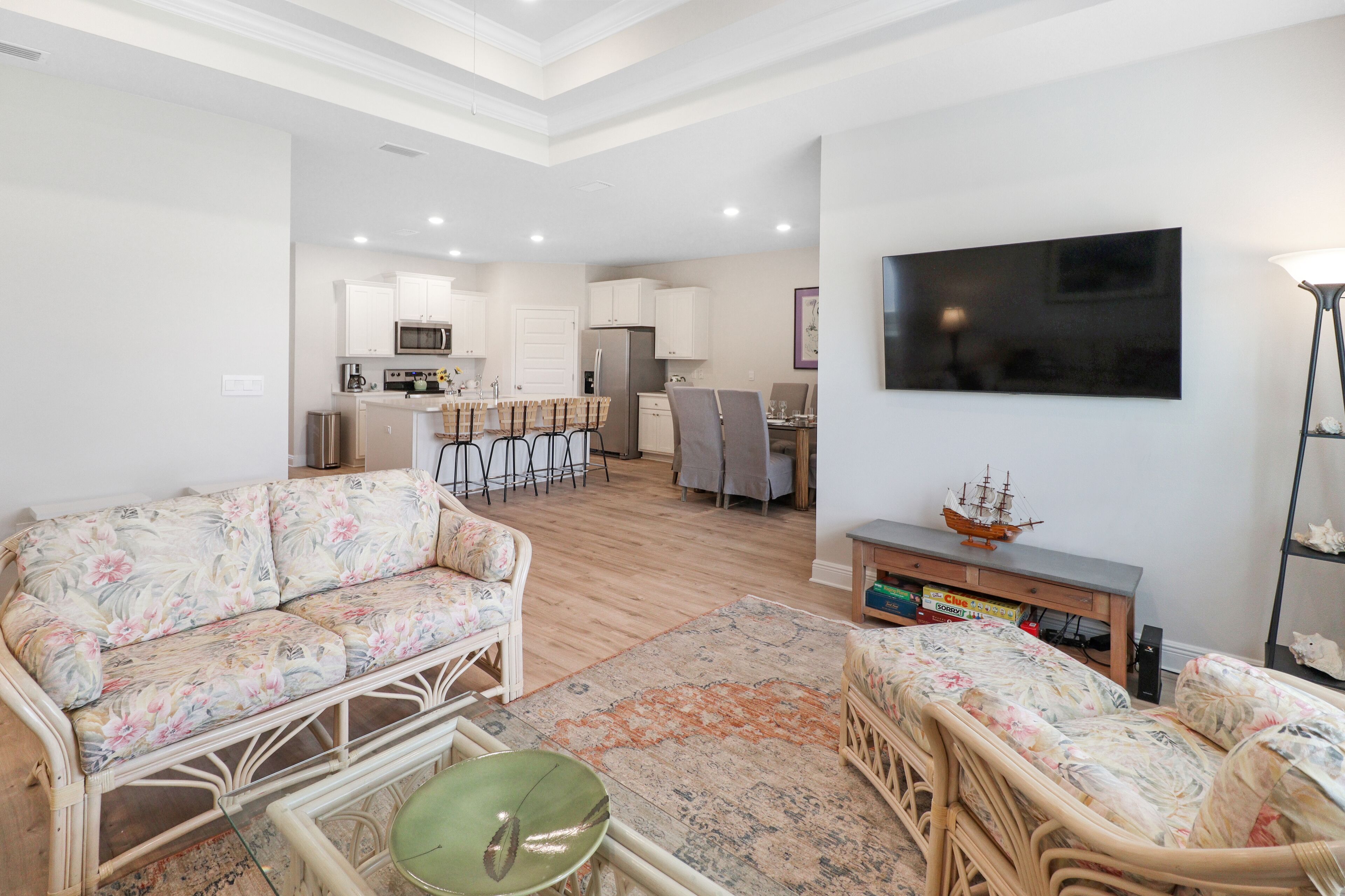 NEW LISTING, NEW HOME! CYPRESS SUNSHINE IS AN IMMACULATE, MODERN 4BD IN WINDMARK BEACH!