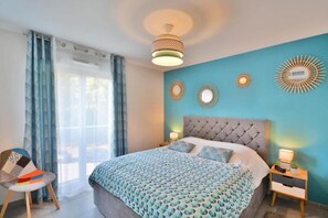 2 bedrooms, iron/ironing board, WiFi, bed sheets - Superb sea view apartment in Villeneuve-Loubet (Villeneuve-Loubet)