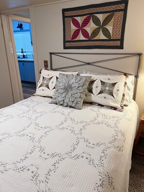 2 bedrooms, WiFi, bed sheets