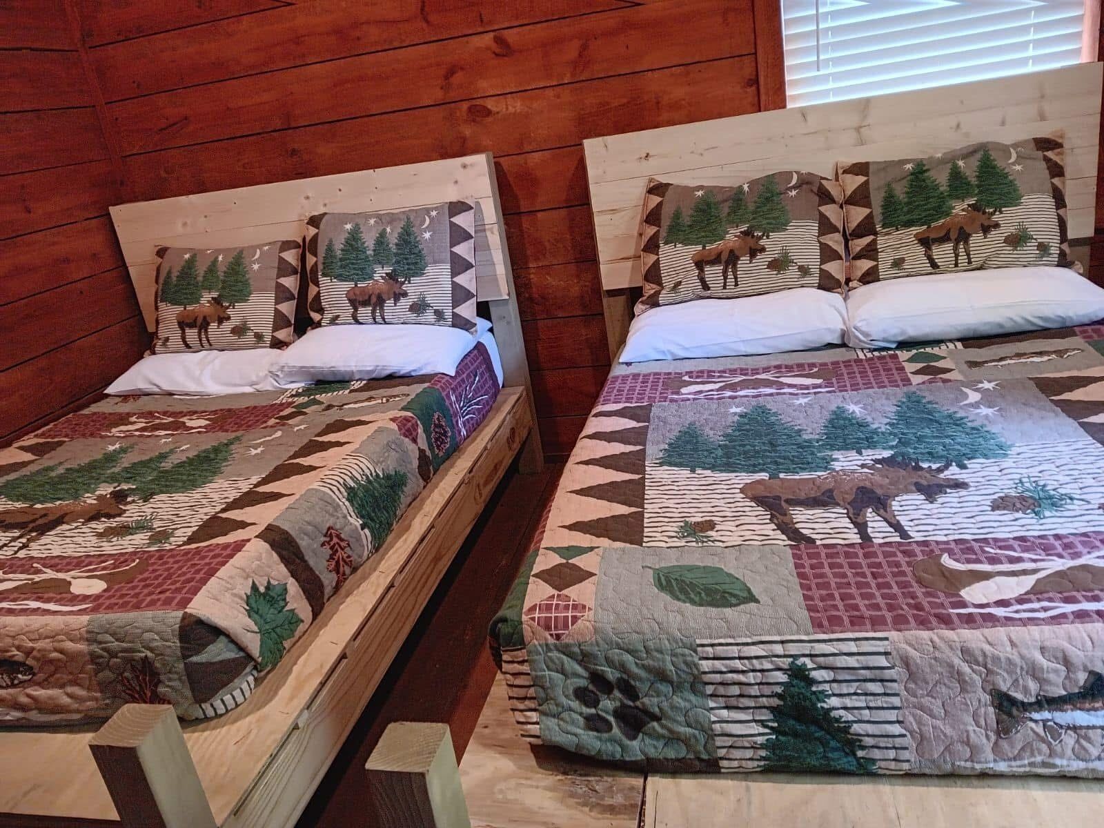 10 bedrooms, WiFi, bed sheets