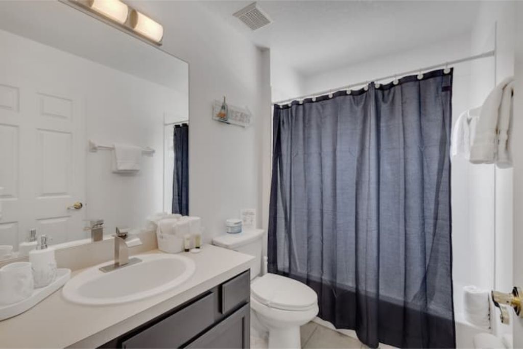 Beautiful 3 Bedroom Home With Private Pool