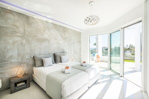 4 bedrooms, iron/ironing board, free WiFi, bed sheets