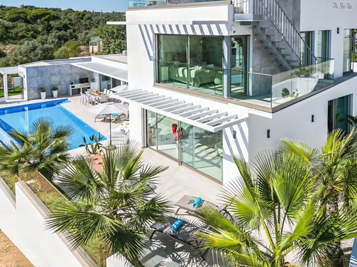 Elegant Villa w/ Heatable Pool, Jacuzzi & BBQ