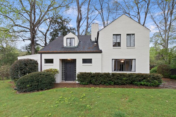 Exterior - Buckhead!! (Atlanta)