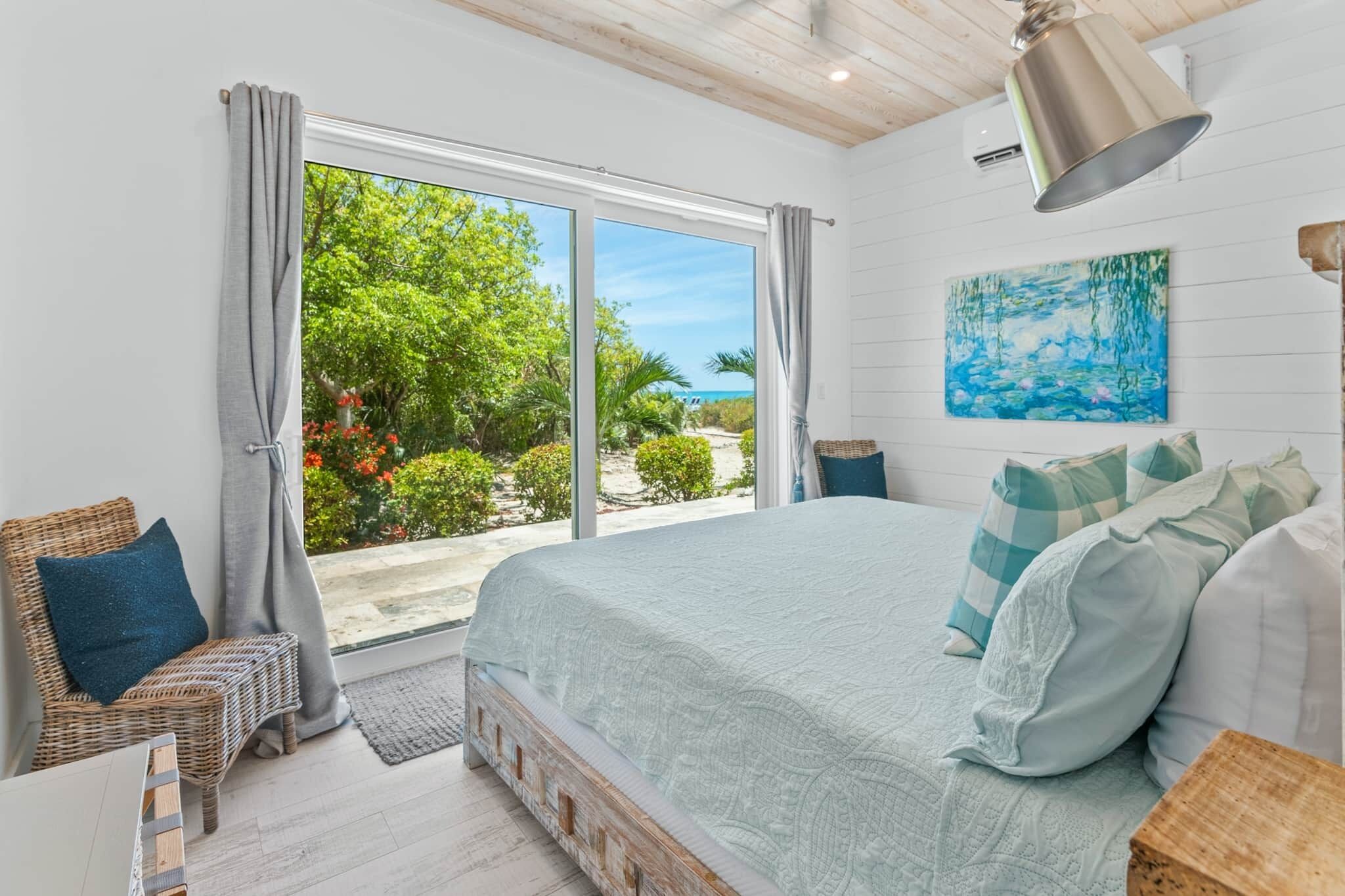 4 habitaciones, caja de seguridad en la habitación y escritorio 