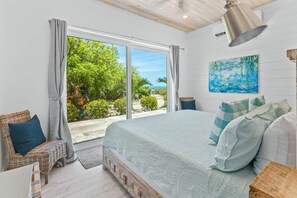 4 slaapkamers, een kluis op de kamer, een bureau