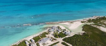 Blue Reef Villa, New build located on one of Little Exuma's Lazy Rivers!
