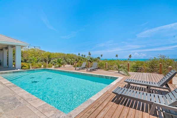 Ulkouima-allas, lämmitetty uima-allas